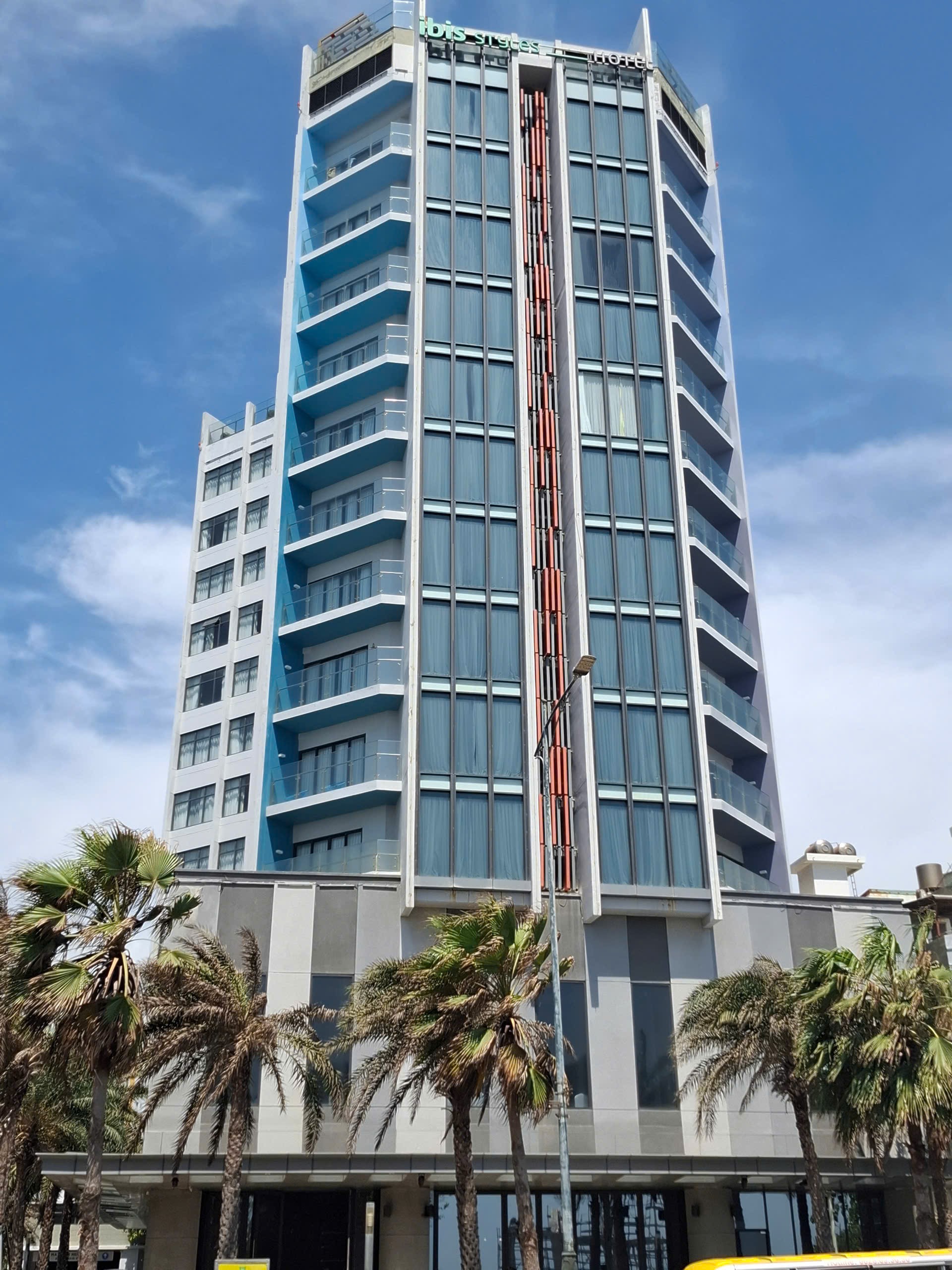 Bán khách sạn 3 sao view biển Thành phố Vũng Tàu giá 500 tỷ