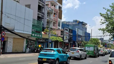 Cho thuê nhà mặt tiền CMT8 Quận 3 giá 180 triệu/tháng.