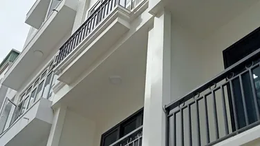 bán gấp căn nhà chia lô ngõ 353 đường An Dương Dương Vương . Tây Hồ..Diện Tích 54 m2. giá 15,8 tỷ