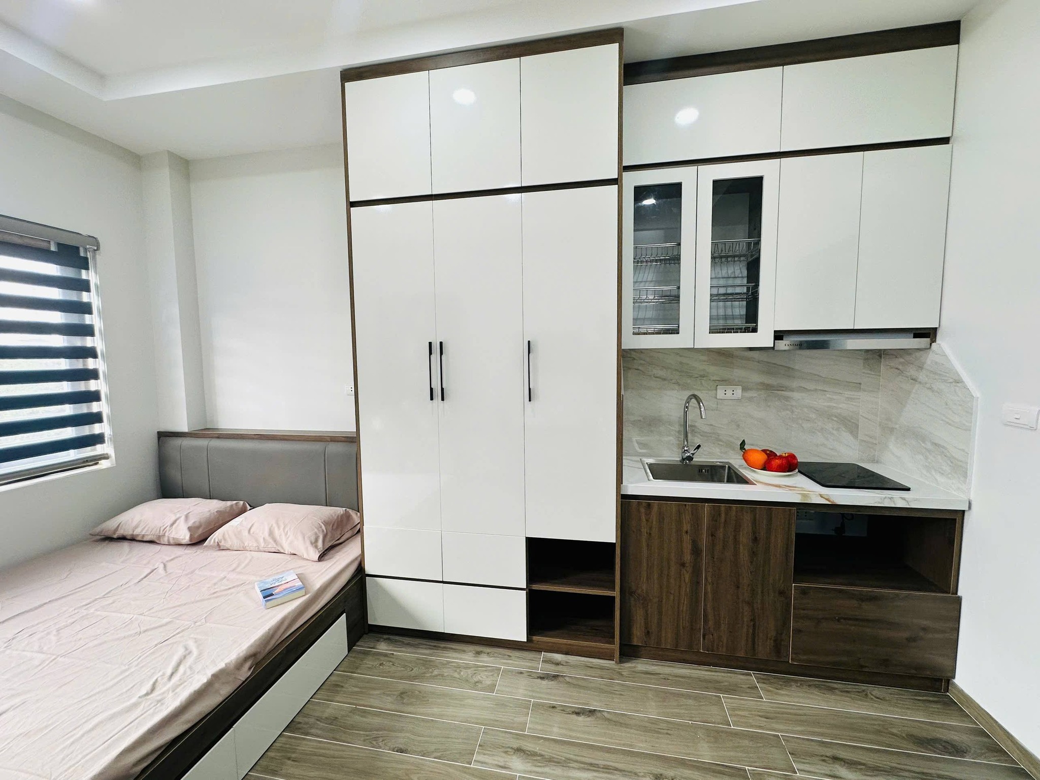 Bán Tòa Nhà CHDV  Tiền Đường Hoàng Hoa Thám  ngõ 135 Đội Cấn,  Ba Đình.
Diện tích 60m,  GIÁ 26,8T 