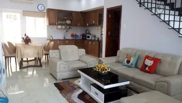 Bán nhà Mega Village trục chính 20m, đối diện hồ bơi, giá giảm sâu