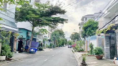 Nhà lô góc 2 mặt đường 12 m, Tân Phong quận 7. 10*22 giá 29 tỷ.