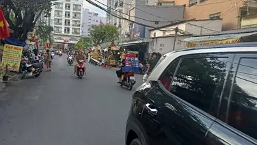 Khách sạn 6 tầng mặt tiền đường Lý Phục Man Quận 7, KDBB sầm uất. 6*20 giá 23 tỷ.