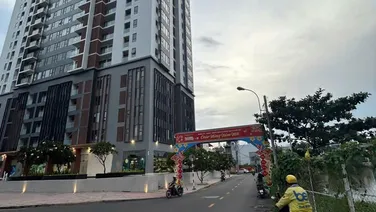 Nhà 2 tầng đường 8 m, Nguyễn Văn Linh quận 7. 6,2*21 hơn 12 tỷ.