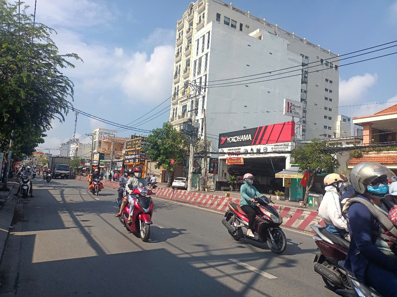 Nhà mặt tiền đường Huỳnh Tấn Phát Quận 7, gần ngã tư Nguyễn Thị Thập. 7*25 hơn 23 tỷ.