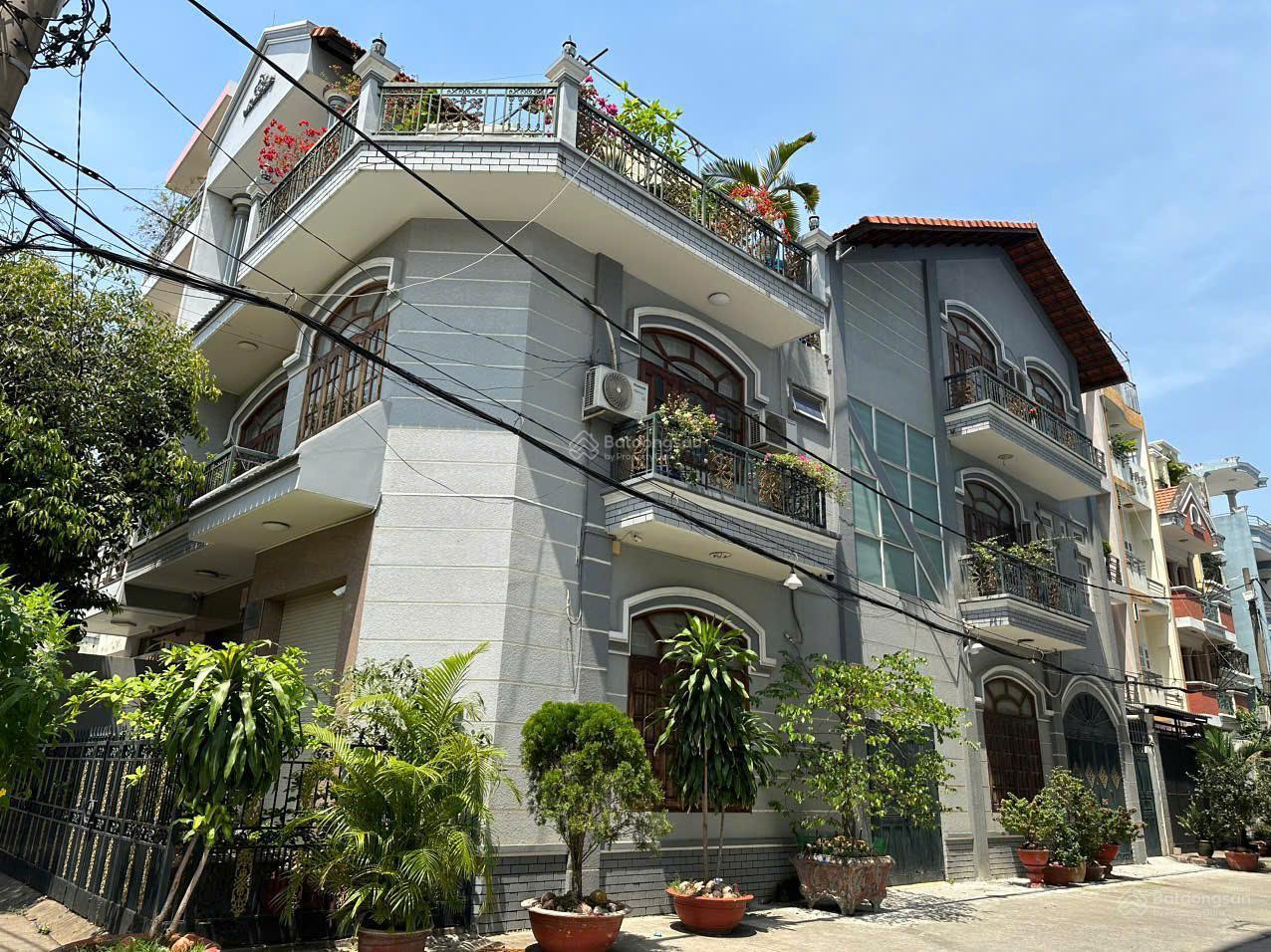 **(SIÊU HIẾM Q11} Nhà Biệt Thự Căn Góc Siêu Vị Trí 2 Mặt Tiền Ngang Khủng 8x21M,35.5Tỷ TL Mạnh