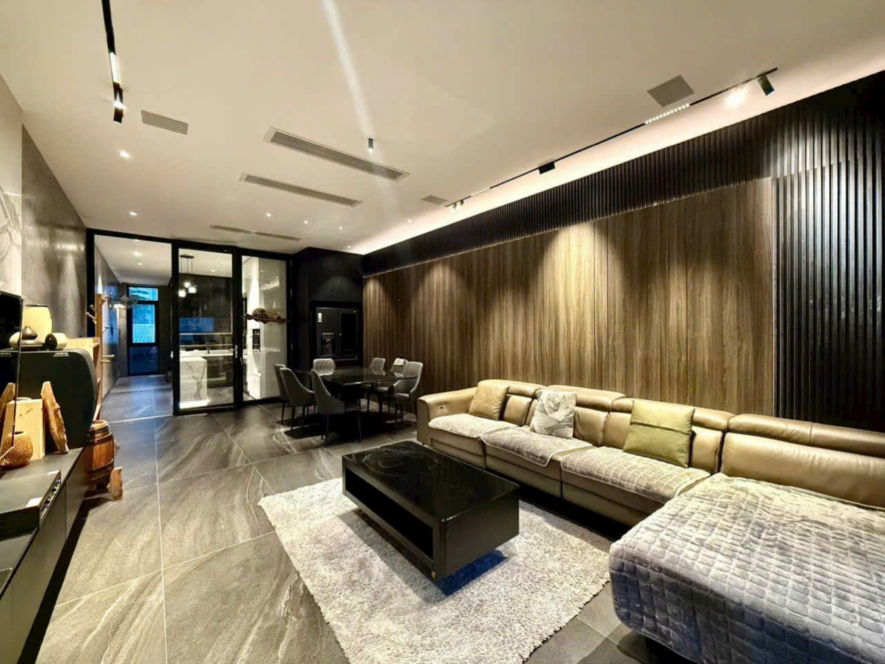 Toà CHDV đẹp và có dòng tiền tốt gần đường Lý Tự Trọng, Q.Hải Châu, TP. Đà Nẵng 