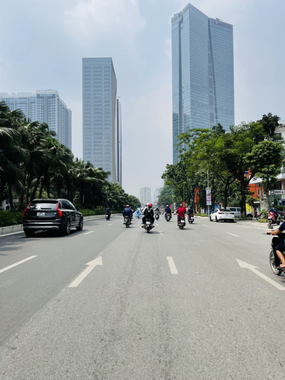 Cần bán nhà mặt phố Văn Cao 100m 8 tầng mặt tiền rộng, đầy đủ hoàn công, mới đẹp nhất phố