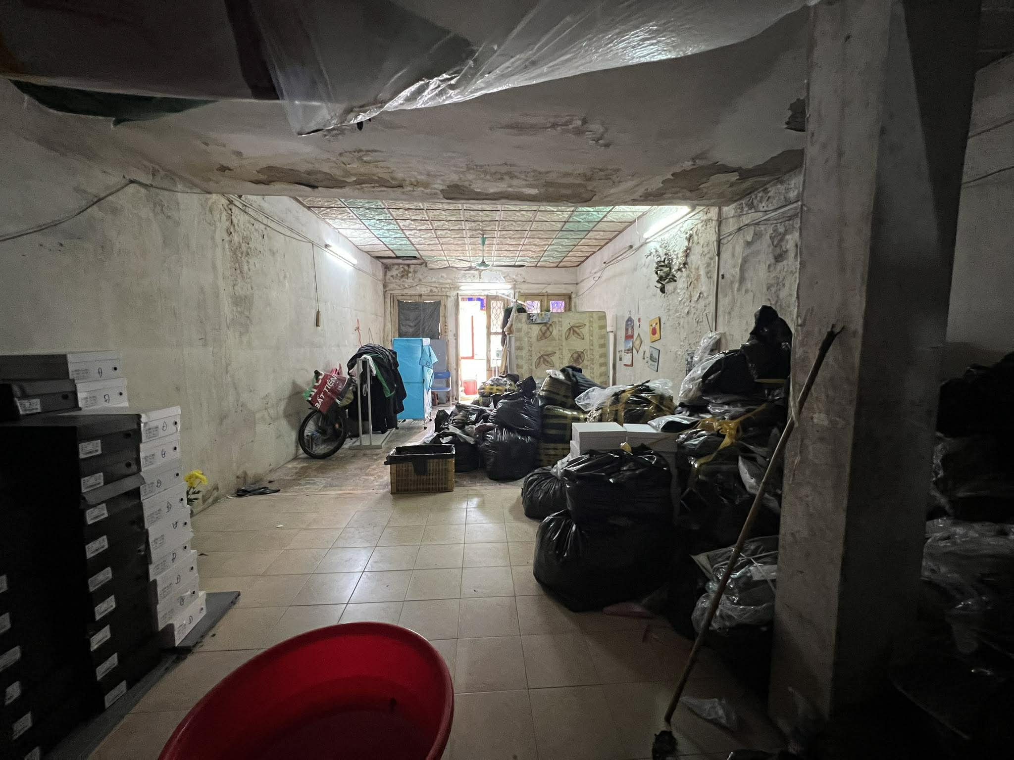 Binhbds tìm khách thuê cứng khai thác 200m2 mặt phố Hàng Đào tầng 2 mặt tiền 5m