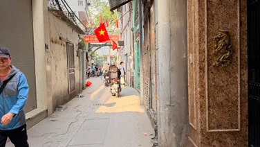 Quan nhân nhà ngay đầu ngõ, 12 tỷ 36m sử dụng 7 tầng thang máy mới kính coong chỉ cần dọn vào ở