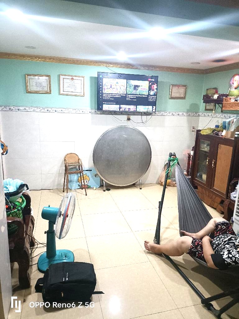 LÔ GÓC 2MT,PHƯỚC LONG B, SÁT CHỢ HOA CAU, NGANG BỀ  THẾ 4M, 84M2, QUẬN 9 , NHỈNH 8T
