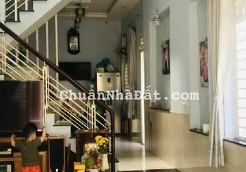 Cần bán nhà ở Phú Đô, 33 m2, 4 tầng, MT 3.8 m, 6 phòng ngủ. Giá 3,3 tỷ.