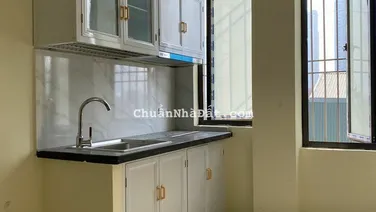 Cho thuê căn hộ tại Hoàng Quốc Việt, 65 m2, 2 ngủ, 2 wc, giá 6,5 triệu/tháng.