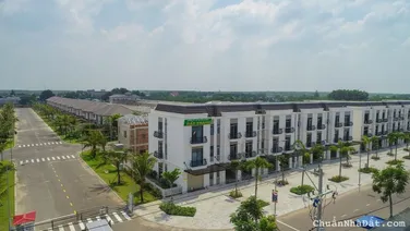 Nhà Phố giá 2 tỷ 1. Thanh toán trong 5 năm Sổ hồng riêng , hoàn công sẵn Liên hệ :0356139302 tư vấn