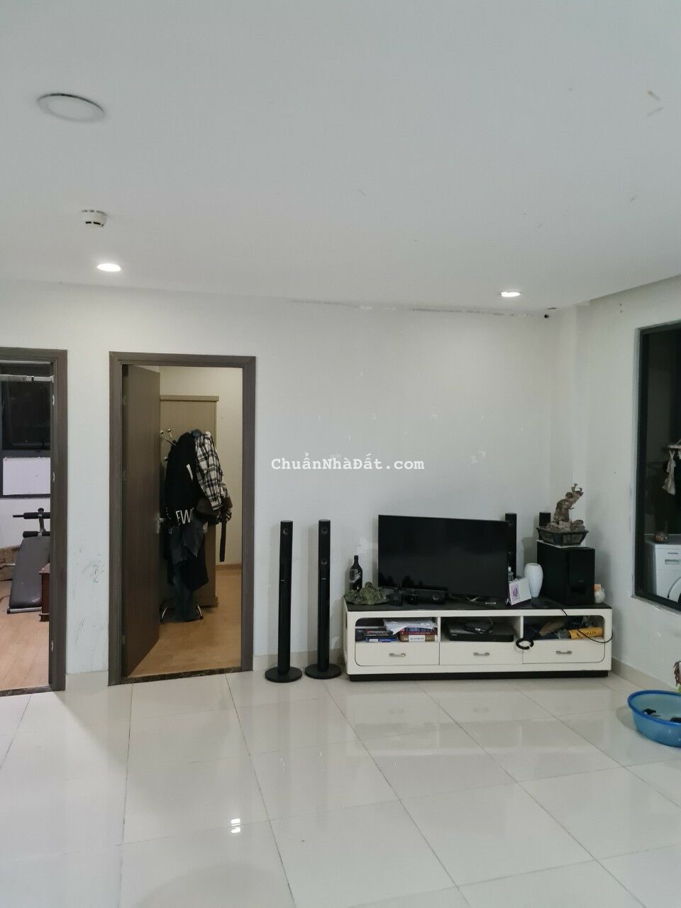 Gia đình cần bán gấp căn hộ tòa mới CT2E VOV Mễ Trì Plaza, 2 phòng ngủ 1 VS - 2 tỷ nhỉnh có TL