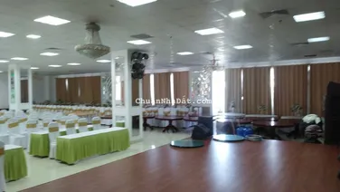 Mặt bằng 1000m2 Đội Cấn, có cắt lẻ từ 600m2