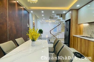 (Phú Nhuận) Nhà đẹp, 4 x 14m, 3 lầu, chỉ 8.2 tỷ Phan Đình Phùng