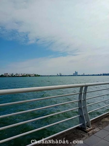 Bán 172m mặt phố Xuân Diệu mặt tiền 9m giá 67 tỷ còn thương lượng.