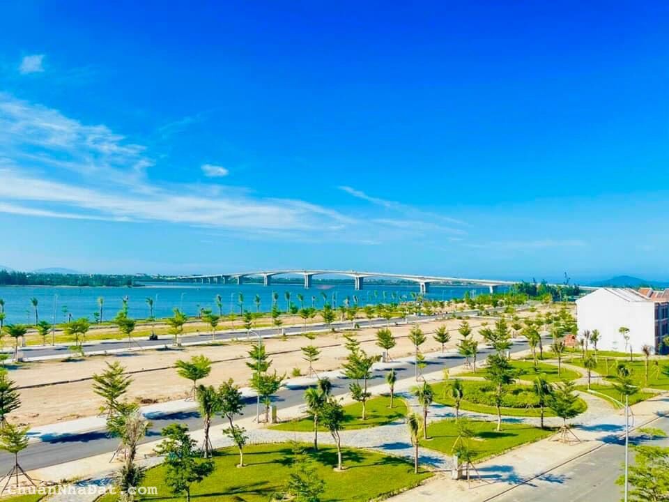 Cần bán nhanh lô đất đối diện công viên xây sẵn chỉ 2,6 tỷ - LH 0888687776