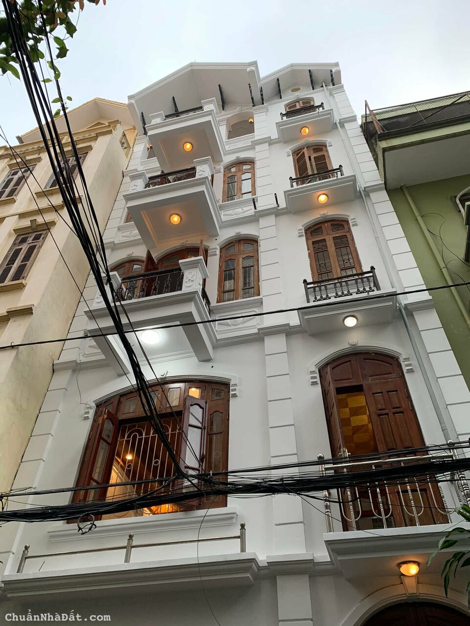 SIÊU PHẨM PHÂN LÔ TRẦN QUỐC HOÀN – CẦU GIẤY – 5 TẦNG – Ô TÔ ĐỖ CỬA – NGÕ Ô TÔ TRÁNH – GIÁ 15 TỶ