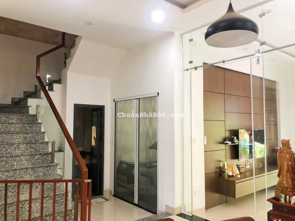 BÁN NHÀ BIỆT THỰ NGUYỄN VĂN LINH NGAY NGÃ 4 ĐẠI HỌC DUY TÂN, HẢI CHÂU, TP ĐÀ NẴNG 