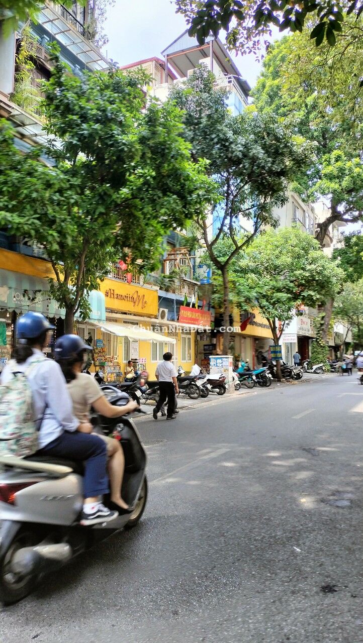 Bán nhà mặt phố Hàng Vôi 145m2, mặt tiền 9m, ngay ngã tư kinh doanh cho thuê đều tốt
