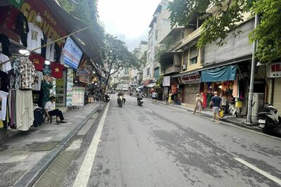 Bán Nhà mặt phố Lương Văn Can Hoàn Kiếm 200m2, MT 8m cả phố có 1 nhà bán, vài bước ra Hồ Gươm 400 t
