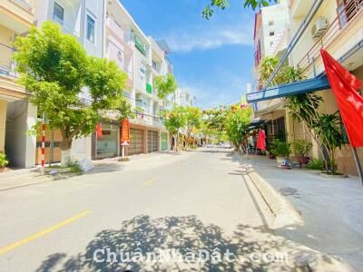 Nhà 4 Tầng Mặt tiền 14M đường Nguyễn Hoàng, P Hải Châu 2, Q. Hải Châu. 18 tỷ TL 