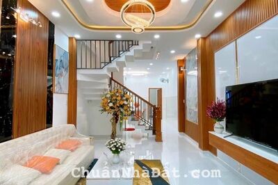 Nhà đẹp, Bình Thạnh, 4 x 15m, 2 lầu, chỉ 6.8 Tỷ, Nơ Trang Long