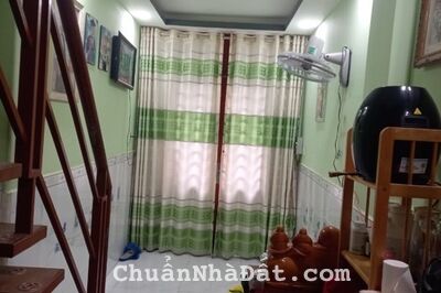 Nhà Quận 7 Cực Rẻ, 2 Tầng kiên cố nhỏ xinh, Không quy hoạch, chỉ hơn 2 tỷ xíu