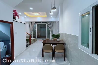 Nhà đẹp, thoáng, Nguyễn Hồng Đào, 4.3 x 11m, 5.8 Tỷ, Tân Bình