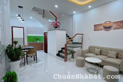 Nhà đẹp, thoáng, Nguyễn Hồng Đào, 4.3 x 11m, 5.8 Tỷ, Tân Bình