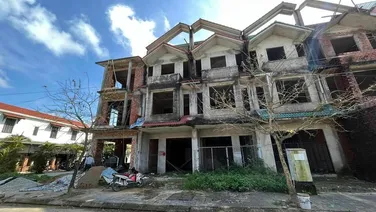 Nhà thô 4 tầng mái thái Green City giá sale sập sàn