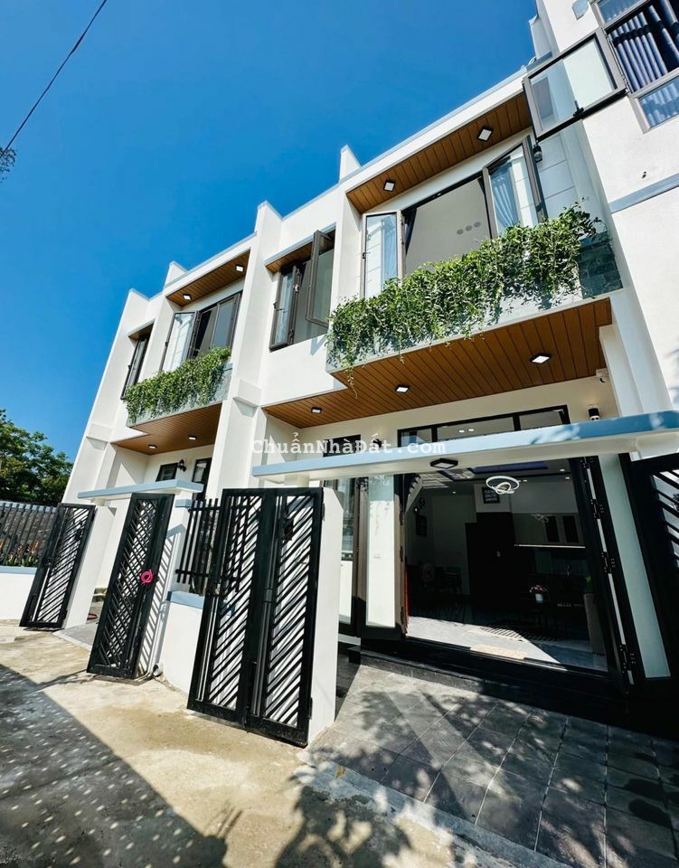 Bán nhà đẹp 2 tầng đường Phan Bội Châu