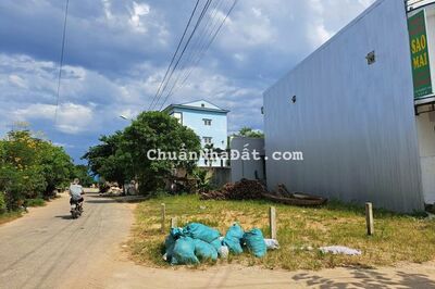 Bán lô góc đường Khúc Thừa Dụ giá 21 triệu/m2