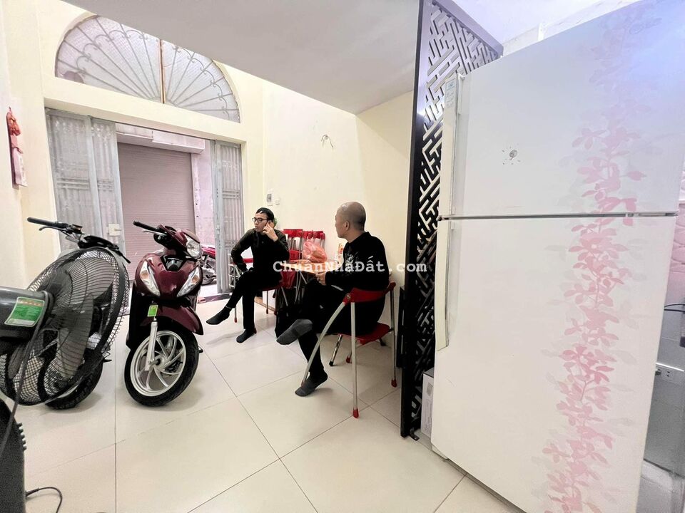 Bán nhà phố Trung Phụng, Đống Đa, lô góc, gần phố, ở ngay giá 2.7 tỷ