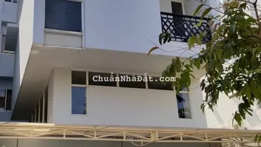 Bán nhà mặt tiền đường 16m KDC Phú Mỹ,Hoàng Quốc Việt,Quận 7