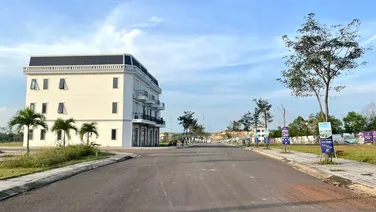 Cần bán 2 lô liền kề đối diện chợ Sông Mây. sổ sẵn, xây nhà ở ngay