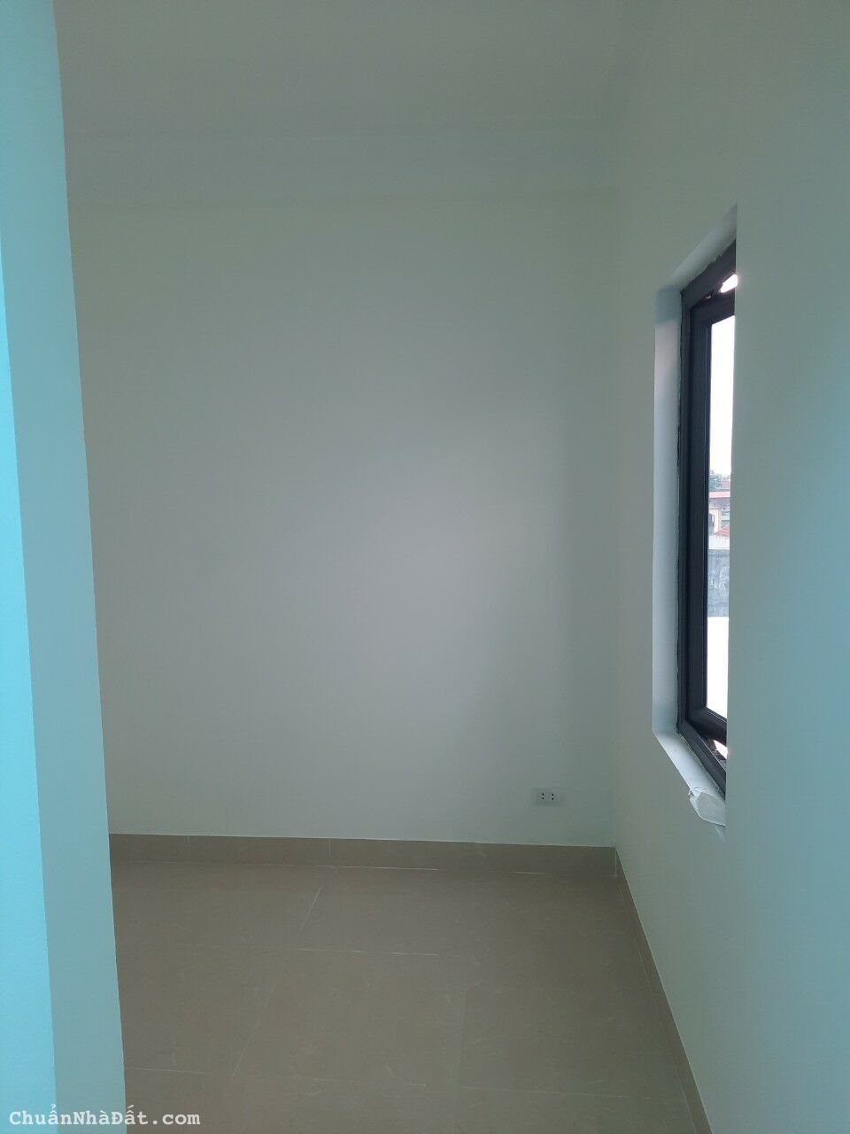 Bán gâp nhà gần sân bóng kiến hưng giá rẻ