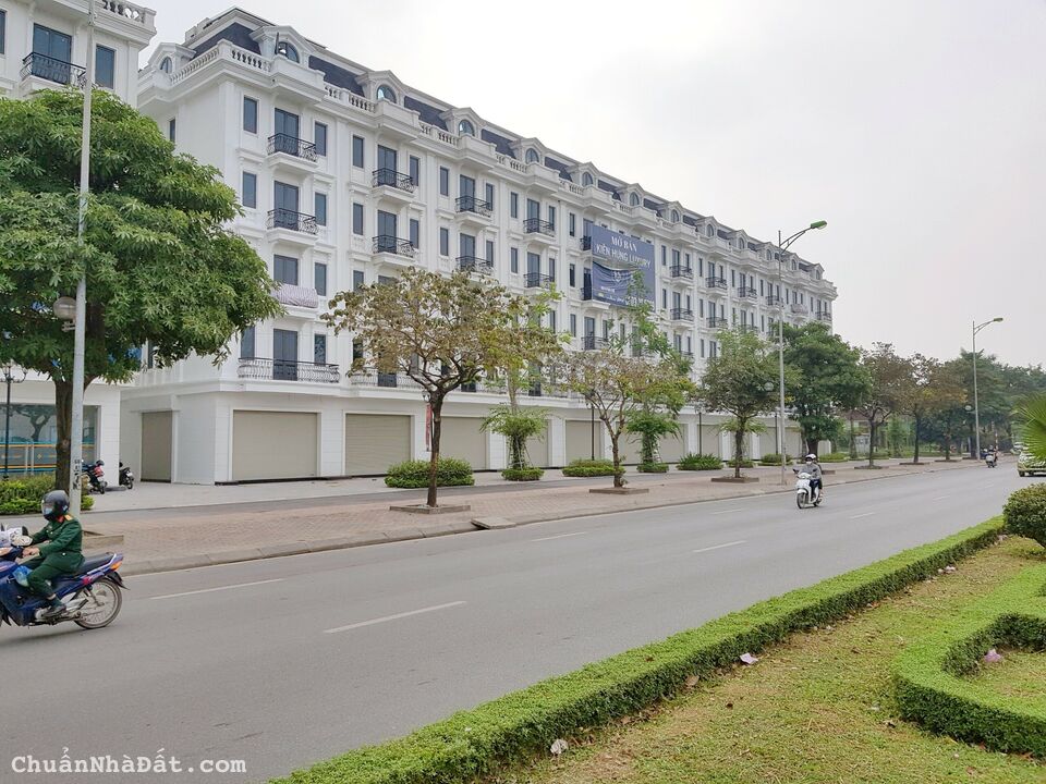 Bán nhà mặt phố Phúc La đường rộng 60m - 2 mặt tiền - sẵn nhà bàn giao cho thuê ngay
