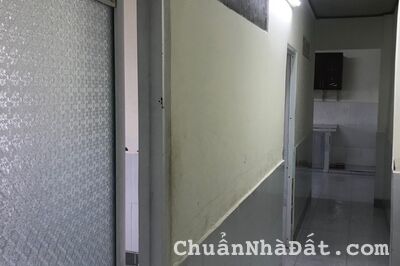 Chính chủ cho thuê nhà và đất hẻm sắt P28 Q Bình Thạnh. Giá 5.5 triệu/Tháng.