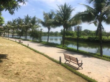 Bán biệt thự Vinhomes Thăng Long ven hồ siêu đẹp đường lớn giá 29 tỷ