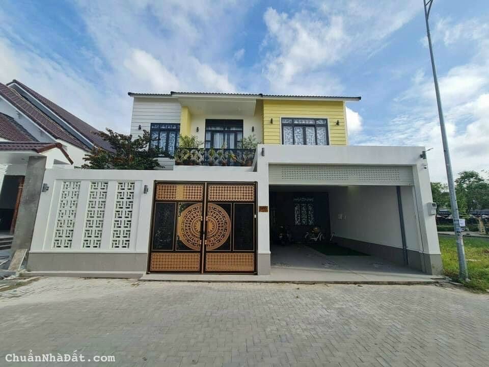 Bán biệt thự vừa xây dựng khu vực hiện đại sang trọng thích hợp để nghỉ dưỡng