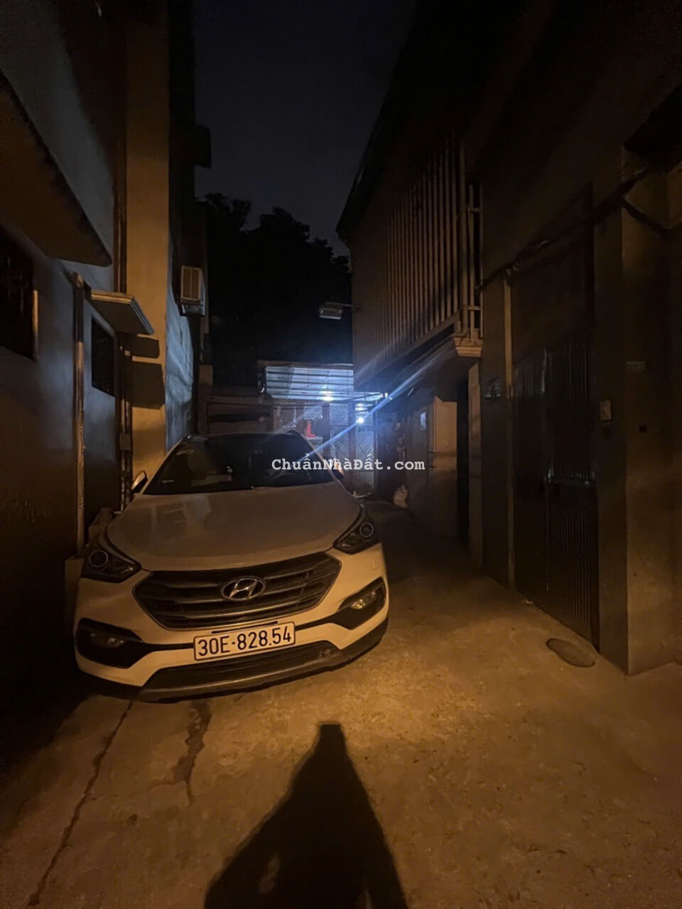 Bán 55M giáp bát tặng nhà ô tô tánh cách phố 20M hoàng mai