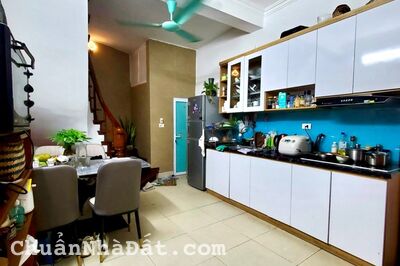 Nhỉnh 3 tỷ bán nhà hương viên lò đúc 4 tầng ở ngay hai bà trưng