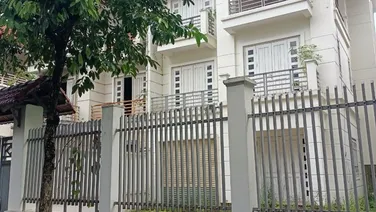 Bán biệt thự N06 kđt Đặng Xá, Gia Lâm, diện tích 231m2 nhà 3 tầng xây thô, giá bán 79tr/m2