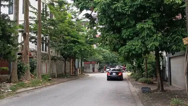 Bán biệt thự số 9 Phú Điền, Đồng Nguyên, diện tích 261m2 nhà 3 tầng xây thô, giá bán 50tr/m2