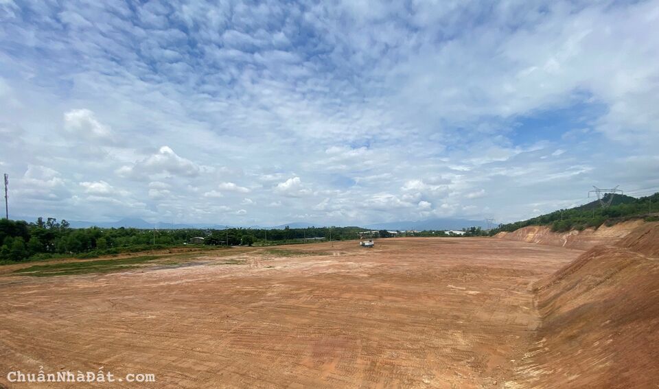 Bán đất SXKD - TMDV MT QL14B, xã Đại Nghĩa, H. Đại Lộc 100.000m2, 4 tr/m2 (Giáp Đà Nẵng)