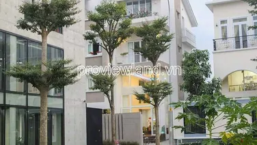 Bán biệt thự Phú Mỹ Hưng Quận 7, 194m2 đất, ngang 20m, 3 tầng, 4PN, giá 32 tỷ