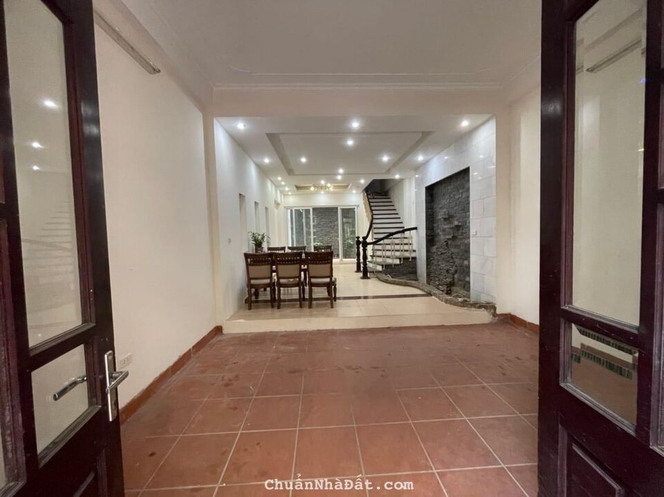 Cực hiếm...Nhà phân lô, vỉa hè, ô tô tránh, kinh doanh 5 tầng ở ngay, MT 5m, Dt 63m2- Giá 11.8 tỷ .